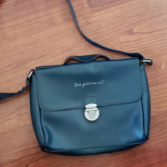 Zara Accessories Zara Girls Purse In Navy Blue Poshmark zara-accessories-zara-girls-purse-in-navy-blue-poshmark